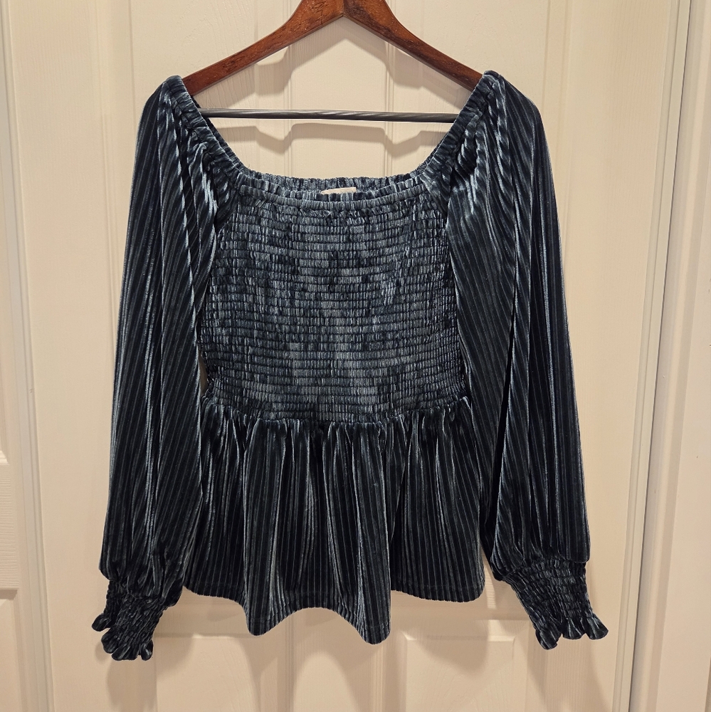 In Loom Real Squareneck Velvet Top